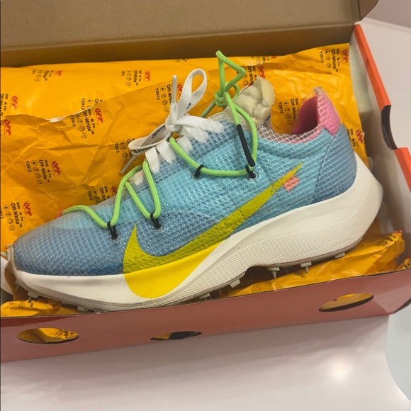 off white vapor street box